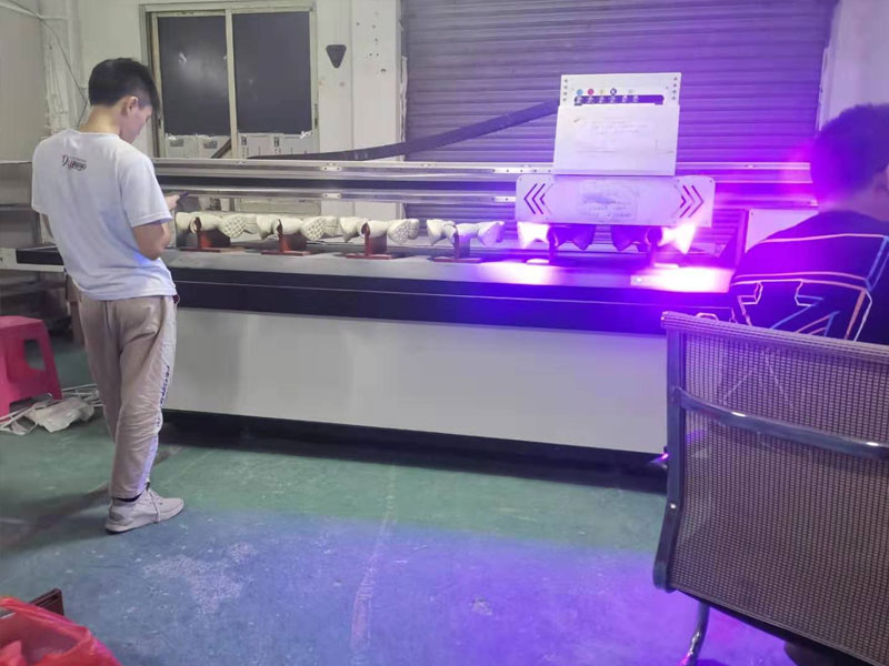 UV打印鞋子如何定位？